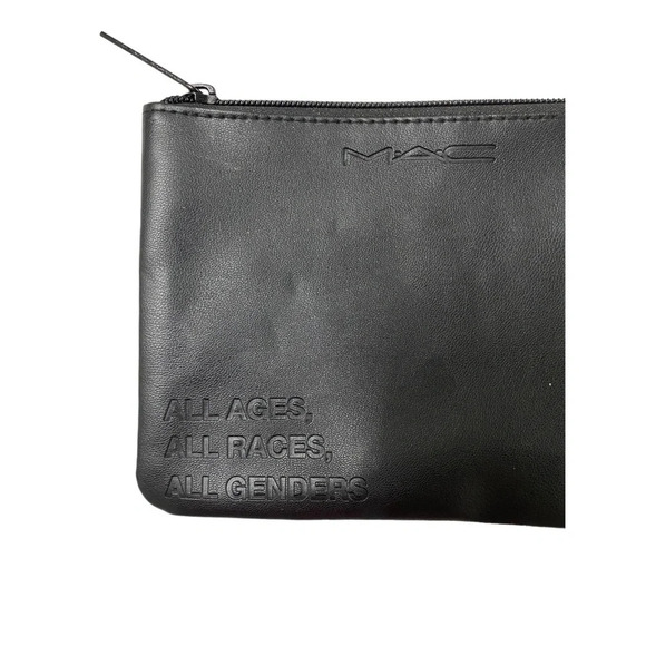 MAC All ages All races All genders make up bag - Picture 4 of 6